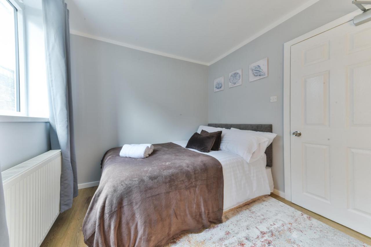 Royal Living Properties Villa Hillingdon Dış mekan fotoğraf