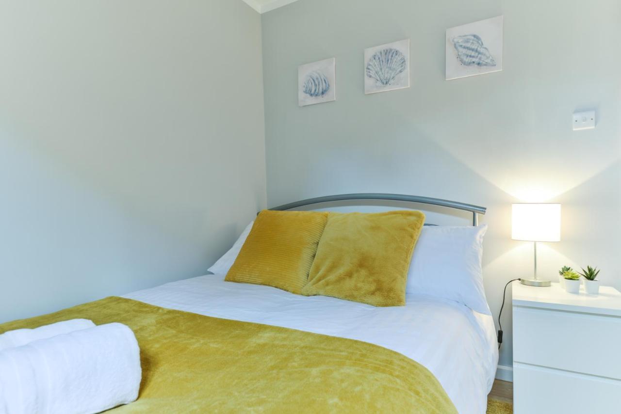 Royal Living Properties Villa Hillingdon Dış mekan fotoğraf