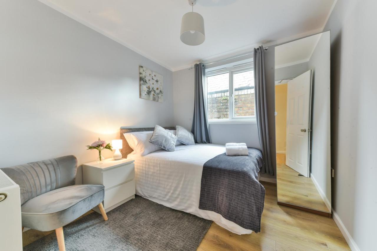 Royal Living Properties Villa Hillingdon Dış mekan fotoğraf